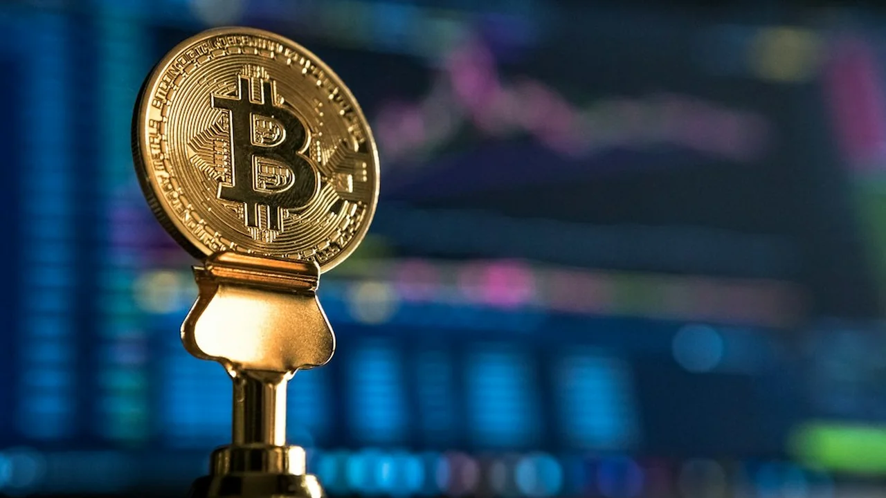 البيتكوين للمبتدئين: تداول العملات الرقمية ليس مراهنة على السعر بل انضباط تجاه السيولة
